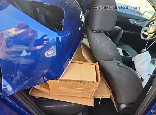 3KPF24AD9PE648189 2023 KIA FORTE Blue Widok tylnych siedzeń
