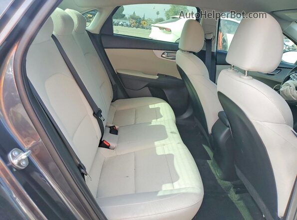 3KPF24AD9PE678535 2023 KIA FORTE Gray Հետևի նստատեղերի տեսք