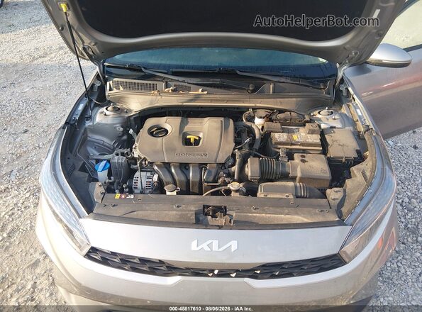 3KPF24AD9PE682598 2023 KIA FORTE Серый Вид сзади