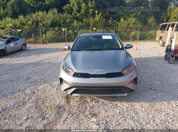 3KPF24AD9PE682598 2023 KIA FORTE Серый Вид задней части салона