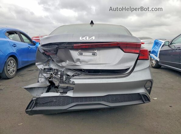3KPF24AD9PE683069 2023 KIA FORTE Gray უკანა ხედი