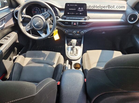 3KPF24AD9RE706434 2024 KIA FORTE Gray Dashboard view