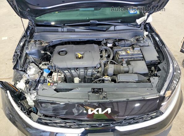 3KPF24AD9RE810986 2024 KIA FORTE Black Սալոնի հետևի տեսք