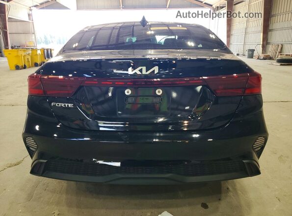 3KPF24AD9RE810986 2024 KIA FORTE Black Հետևի տեսք