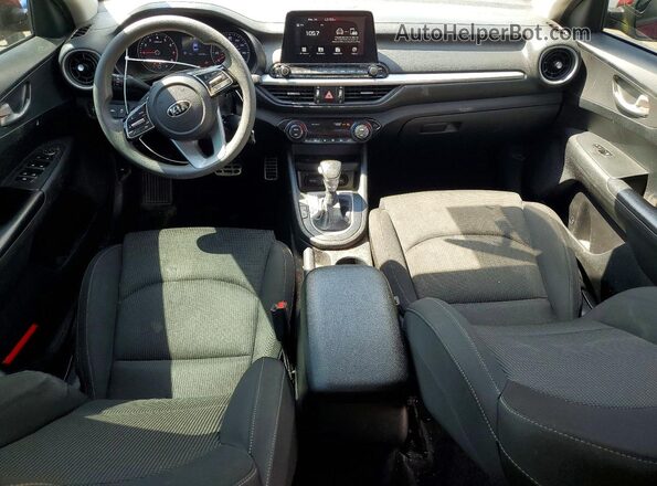3KPF24ADXKE015032 2019 KIA FORTE Red Widok deski rozdzielczej