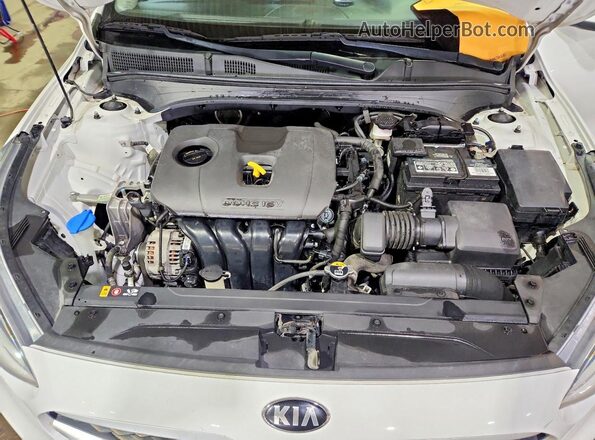 3KPF24ADXME368339 2021 KIA FORTE White Vista interior trasera