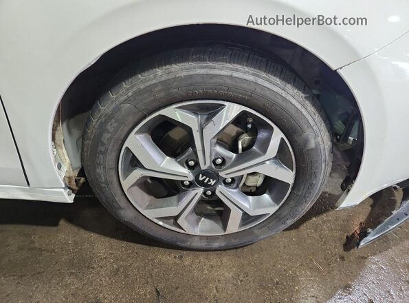 3KPF24ADXME368339 2021 KIA FORTE White 