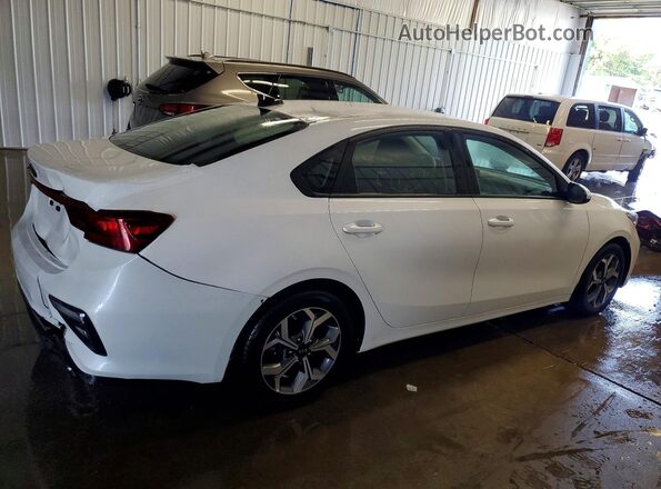 3KPF24ADXME386372 2021 KIA FORTE Белый Задняя правая четверть