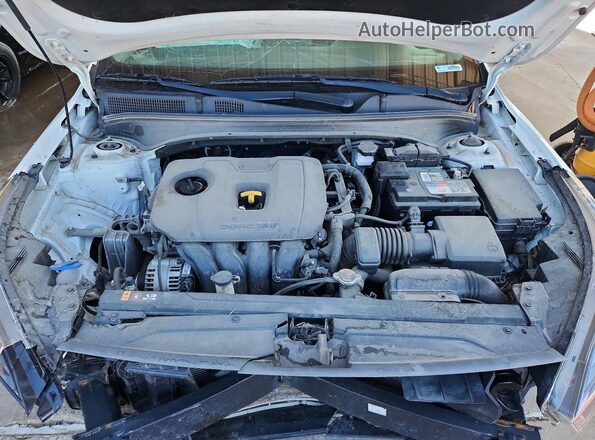 3KPF24ADXNE425513 2022 KIA FORTE White Вид задньої частини салону
