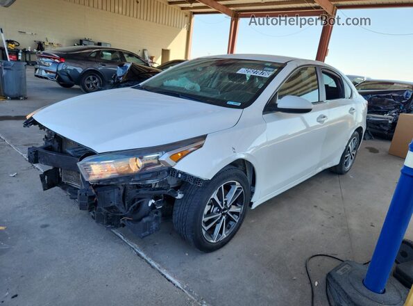 3KPF24ADXNE425513 2022 KIA FORTE White 