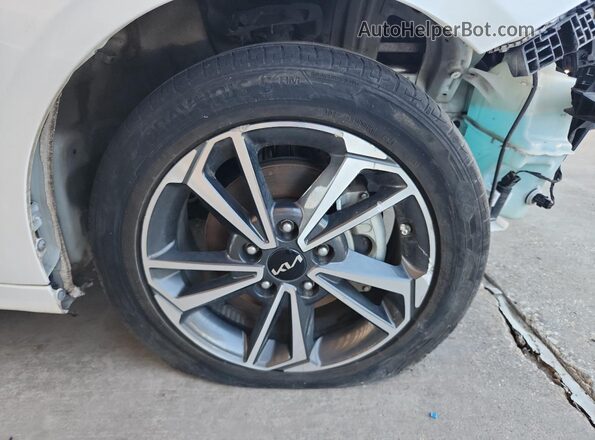 3KPF24ADXNE425513 2022 KIA FORTE White 