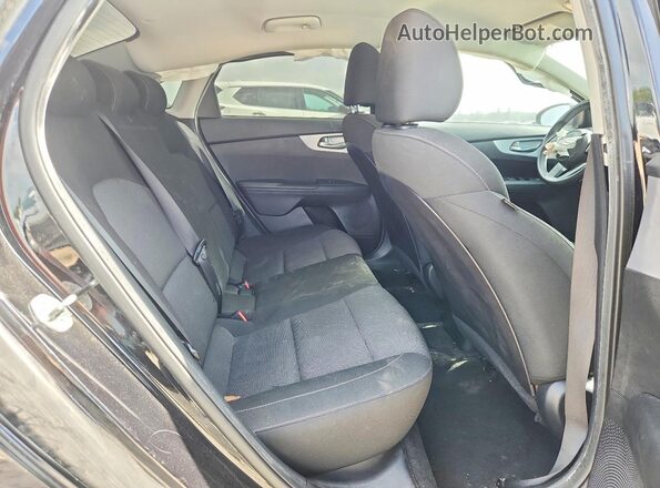 3KPF24ADXNE433112 2022 KIA FORTE Black Vista de los asientos traseros