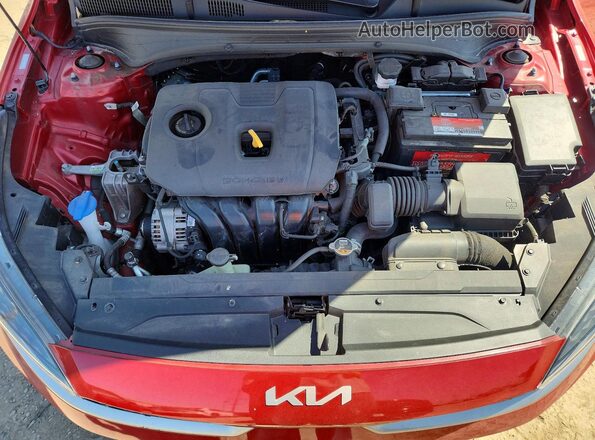 3KPF24ADXNE463856 2022 KIA FORTE Red Widok wnętrza z tyłu
