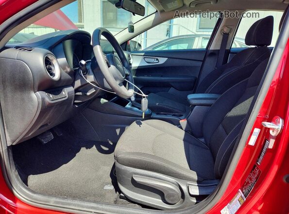 3KPF24ADXNE463856 2022 KIA FORTE Red Widok wnętrza z przodu