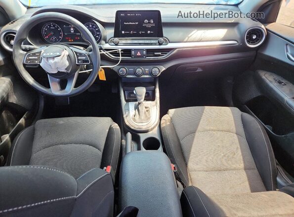 3KPF24ADXPE538090 2023 KIA FORTE Угольный Вид панели приборов