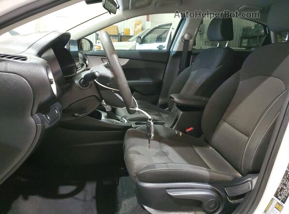 3KPF24ADXPE586169 2023 KIA FORTE White Սալոնի դիմացի տեսք