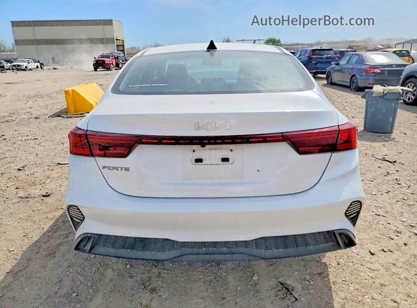 3KPF24ADXPE587063 2023 KIA FORTE White Rear view