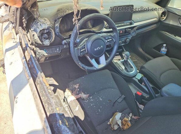 3KPF24ADXPE623107 2023 KIA FORTE White Widok deski rozdzielczej