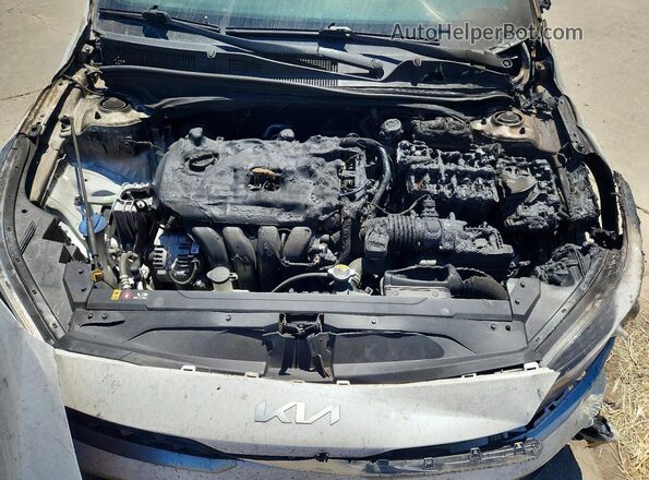 3KPF24ADXPE623107 2023 KIA FORTE White Widok wnętrza z tyłu