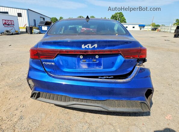 3KPF24ADXRE698733 2024 KIA FORTE Blue Vista trasera