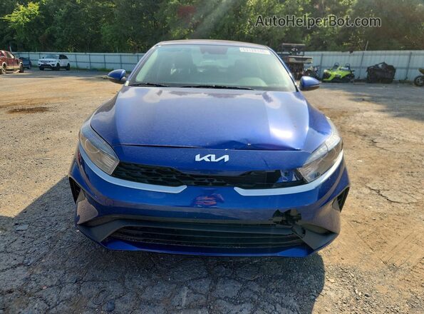 3KPF24ADXRE698733 2024 KIA FORTE Blue Vista frontal