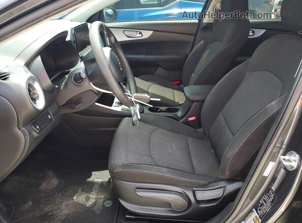3KPF24ADXRE783944 2024 KIA FORTE Серый Вид салона спереди