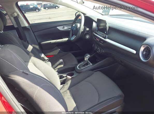 3KPF24ADXRE790263 2024 KIA FORTE Red Vista interior delantera