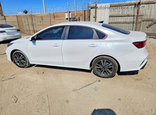 3KPF24ADXRE797360 2024 KIA FORTE White Tył prawy