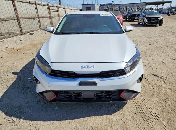 3KPF24ADXRE797360 2024 KIA FORTE White Widok tylnych siedzeń