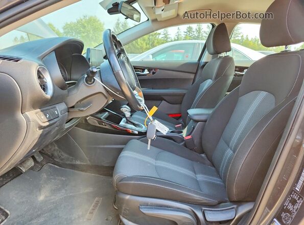 3KPF34AD0PE710219 2023 KIA FORTE Серый Вид салона спереди