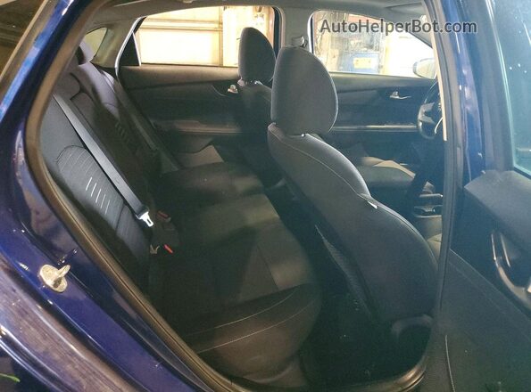 3KPF34AD1KE006166 2019 KIA FORTE Blue Vista de los asientos traseros