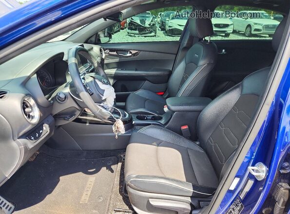 3KPF34AD1LE252149 2020 KIA FORTE Blue Front interior view