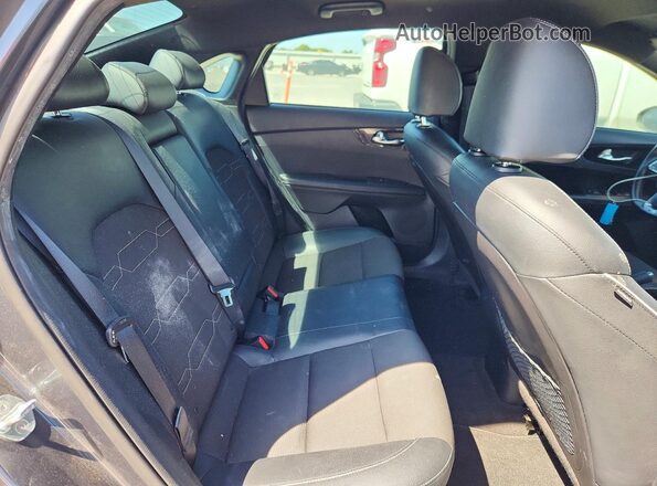 3KPF34AD1ME317664 2021 KIA FORTE Gray უკანა სავარძლების ხედი