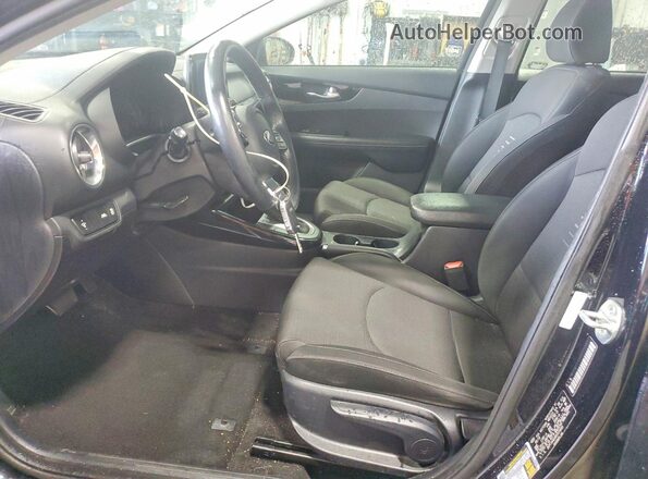 3KPF34AD3KE015693 2019 KIA FORTE Черный Вид салона спереди