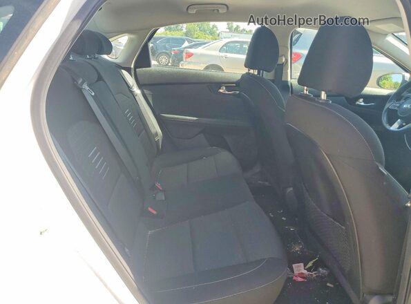 3KPF34AD4KE092959 2019 KIA FORTE White Widok tylnych siedzeń