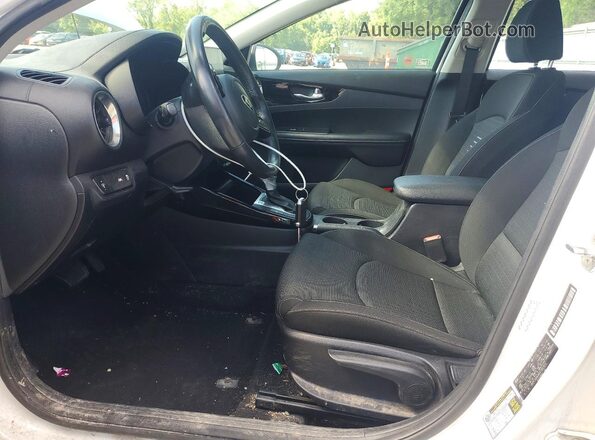 3KPF34AD4KE092959 2019 KIA FORTE White Widok wnętrza z przodu