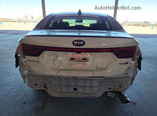 3KPF34AD4LE248726 2020 KIA FORTE White Widok z tyłu