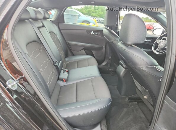 3KPF34AD5LE250761 2020 KIA FORTE Black Widok tylnych siedzeń