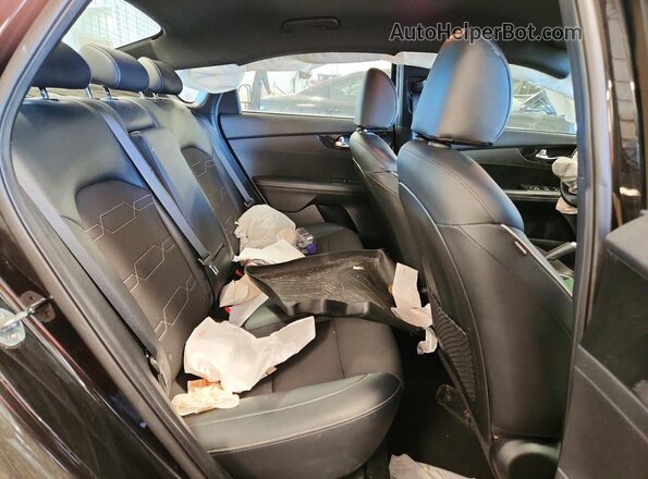3KPF34AD5LE257712 2020 KIA FORTE Black Вид задніх сидінь