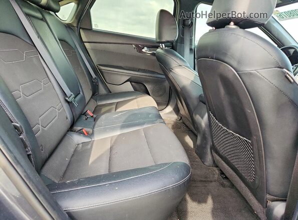 3KPF34AD5ME264788 2021 KIA FORTE Black Вид задніх сидінь