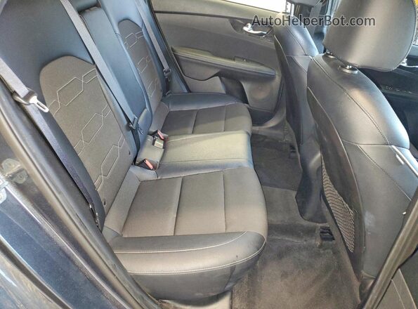 3KPF34AD5ME309695 2021 KIA FORTE Gray Rear seats view