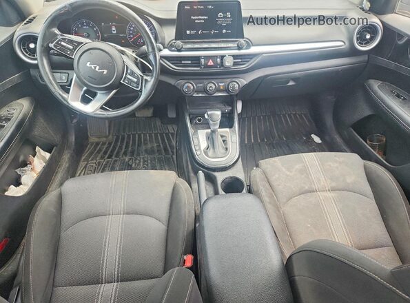 3KPF34AD6PE556325 2023 KIA FORTE Blue Dashboard view
