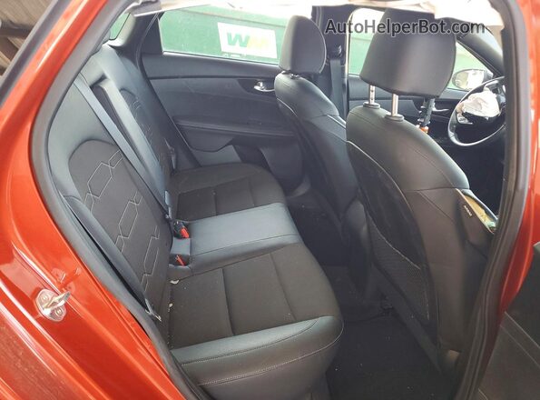 3KPF34AD7LE234268 2020 KIA FORTE Orange Vista de los asientos traseros