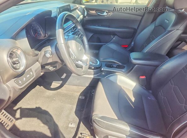 3KPF34AD8LE138312 2020 KIA FORTE Red Vista interior delantera