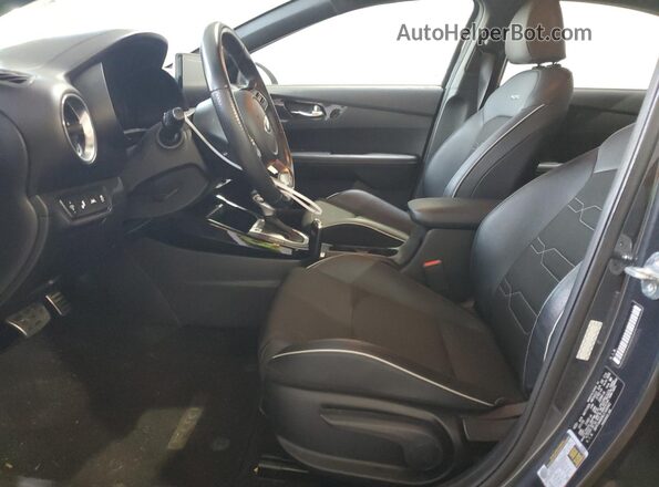 3KPF34AD8LE149942 2020 KIA FORTE Gray Вид салону спереду