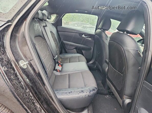 3KPF34AD8ME390935 2021 KIA FORTE Black Вид задніх сидінь