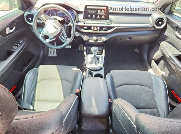 3KPF34AD9LE178737 2020 KIA FORTE Orange Vista del salpicadero