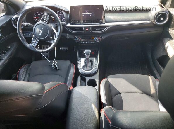 3KPF44AC1NE466629 2022 KIA FORTE Black Widok deski rozdzielczej