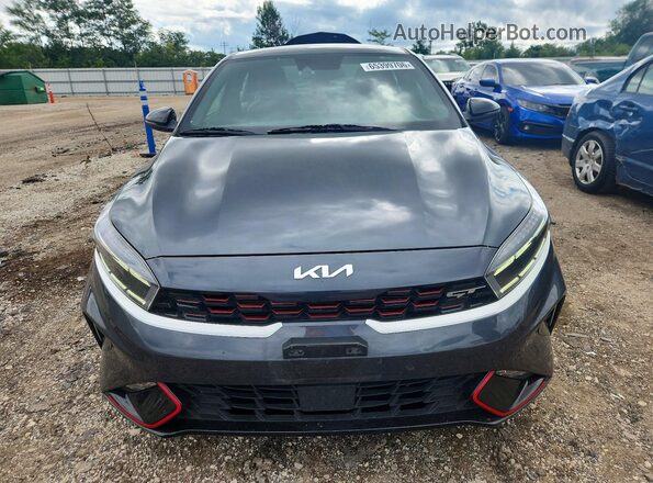 3KPF44AC1PE581945 2023 KIA FORTE Gray Widok z przodu