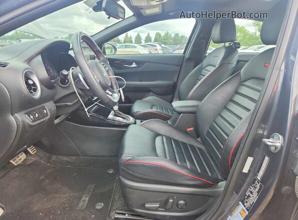 3KPF44AC1PE581945 2023 KIA FORTE Gray Widok wnętrza z przodu